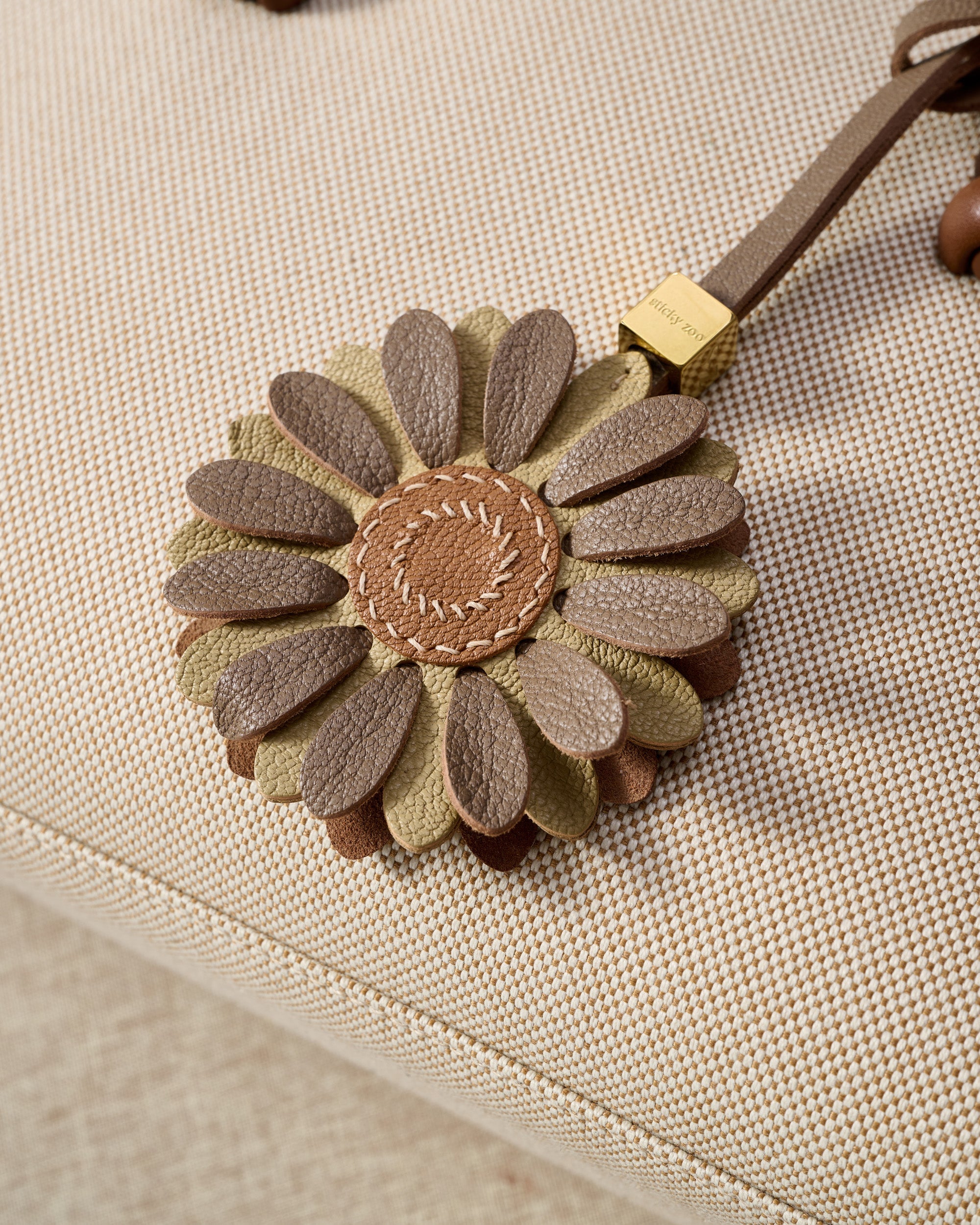 DAISY CHARM